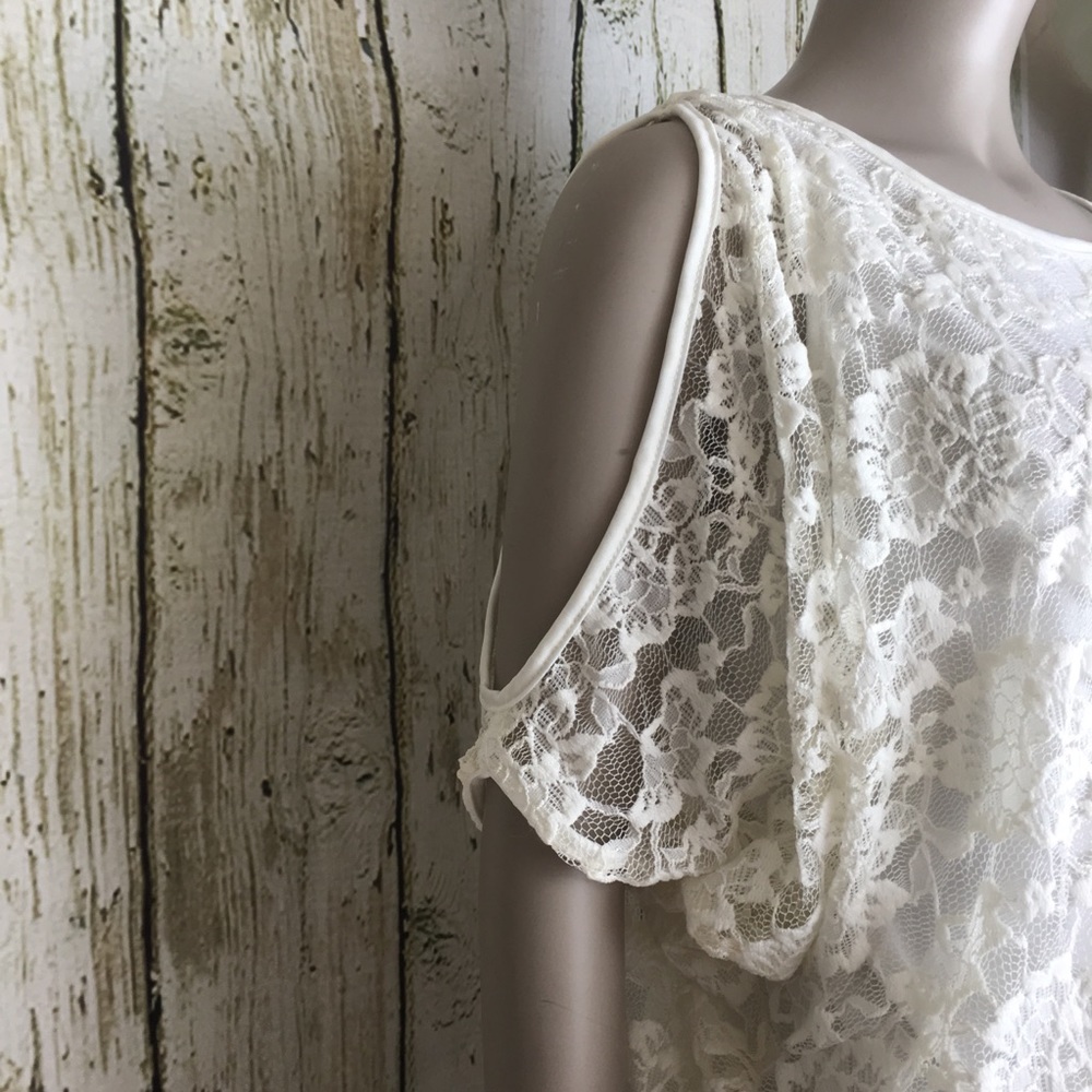 White Lace Blouse Size L . (Juniors)NWT. - Picture 3 of 8